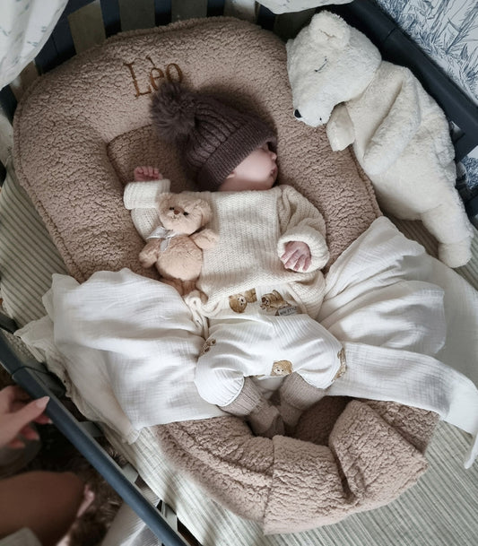 Babynest Teddy Beige - met geborduurde naam