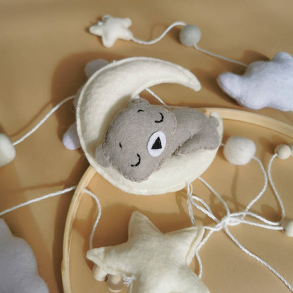 Handgemaakte Babymobiel Slaapbeer | Vilt & Hout