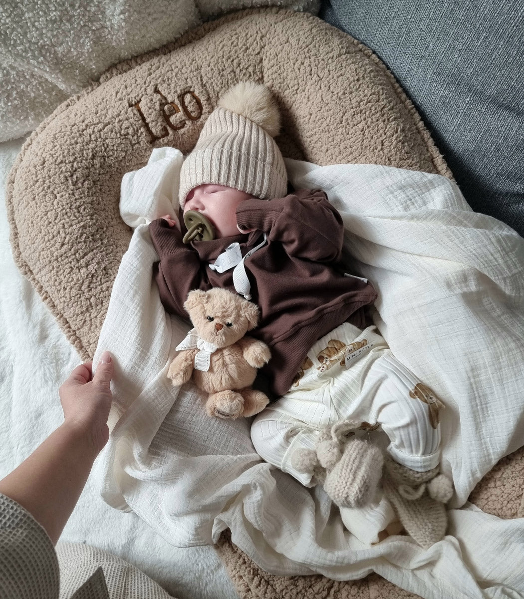 Babynest Teddy Beige - met geborduurde naam