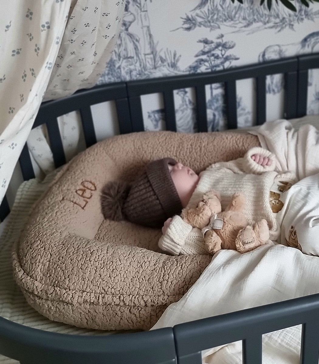 Babynest Teddy Beige - met geborduurde naam