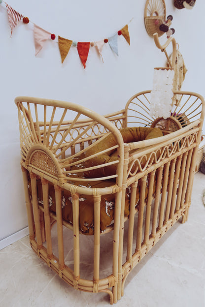 Rotan ledikant met mobielhouder - Boho