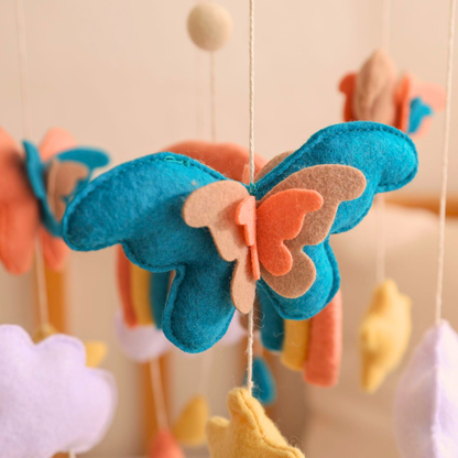 Handgemaakte Babymobiel Regenboog & Vlinder | Vilt & Hout